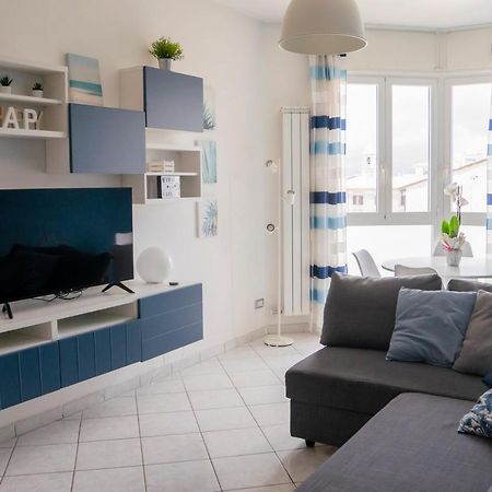 Appartement Ad Un Passo Dal Molo Con 2 Biciclette Incluse à Viareggio Extérieur photo