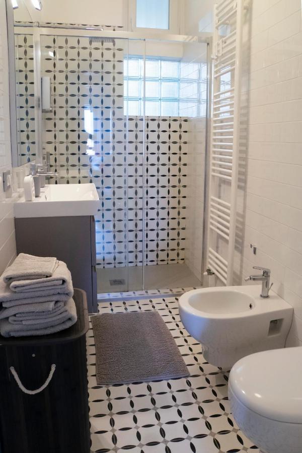 Appartement Ad Un Passo Dal Molo Con 2 Biciclette Incluse à Viareggio Extérieur photo